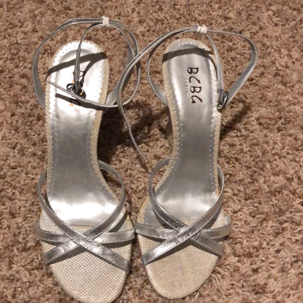 BCBG Silver Wedges. 8.5M